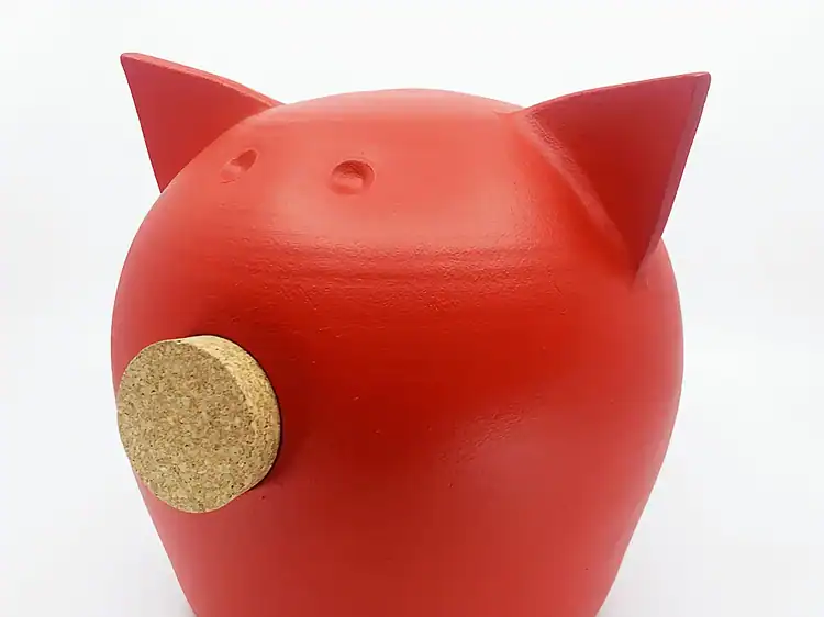 Porc piggy bank din ceramică, design amuzant și jucăuș pentru copii.