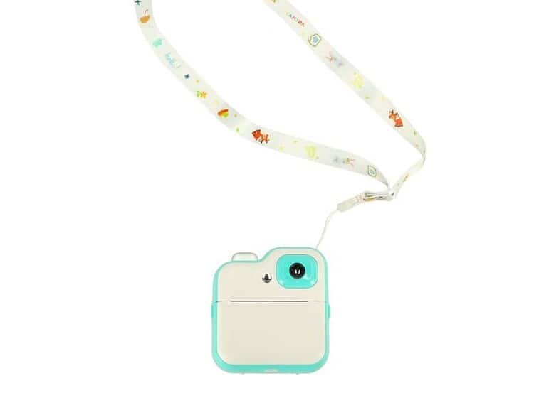 1. Cameră fotocarte pentru copii cu panglică colorată și design jucăuș.