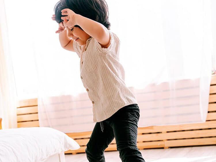 Pluş pentru copii, jucării din lemn, echipament de joacă sigur pentru copii, mobilier pentru camera de joacă.