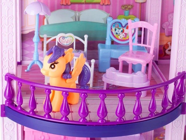 Jucării pentru copii, căsuță, mobilier și personaje din plastic, ideal pentru joacă.