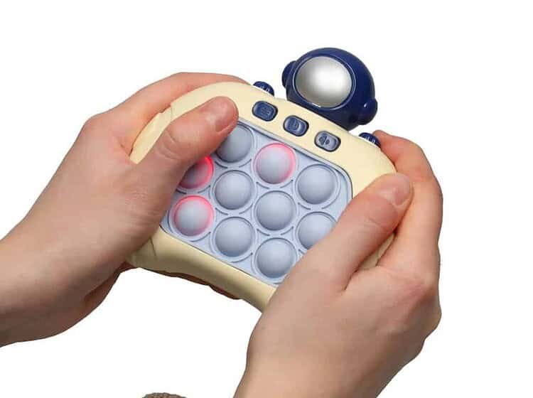 Jucarie senzoriala pentru copii, izolare ochi, pentru dezvoltarea simțurilor și coordonării fine.