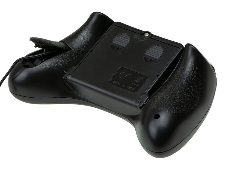 1. Maneta de control pentru console de jocuri video.