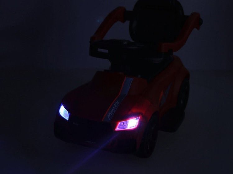 Mașinuță electrică pentru copii cu lumini LED, perfectă pentru joacă în întuneric.