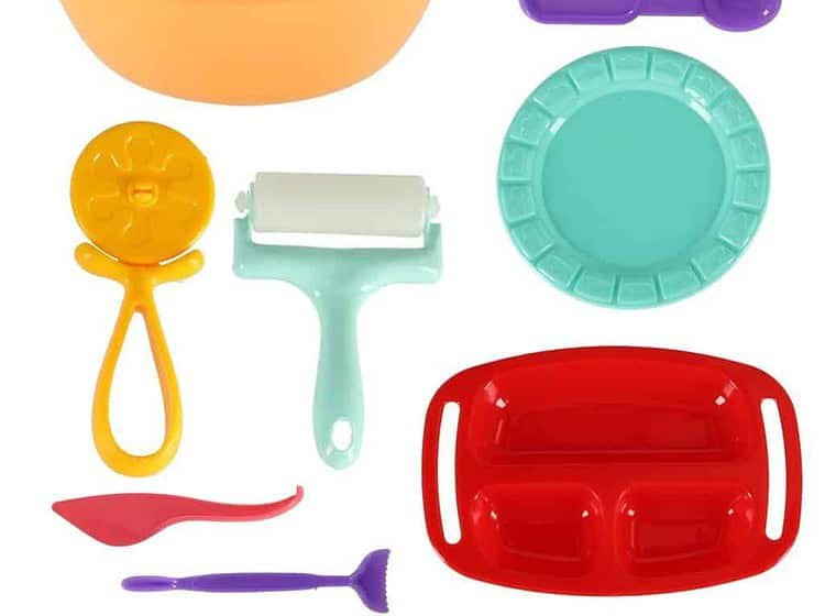 Jucării de joacă pentru copii, set ustensile de masă și gătit, divertisment și dezvoltare creativă.