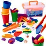 Pietricele creative colorate puzzle Montessori - Pietricele colorate și creative pentru a învăța să numeri. Un mod ideal de a învăța matematica și culorile. Acestea îi vor permite copilului dumneavoastră să intre în rolul unui artist adevărat. Setul include: 36 de pietricele