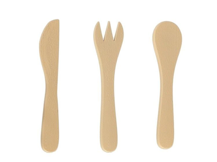 1. Tacâmuri din lemn pentru joacă și decor pentru copii.