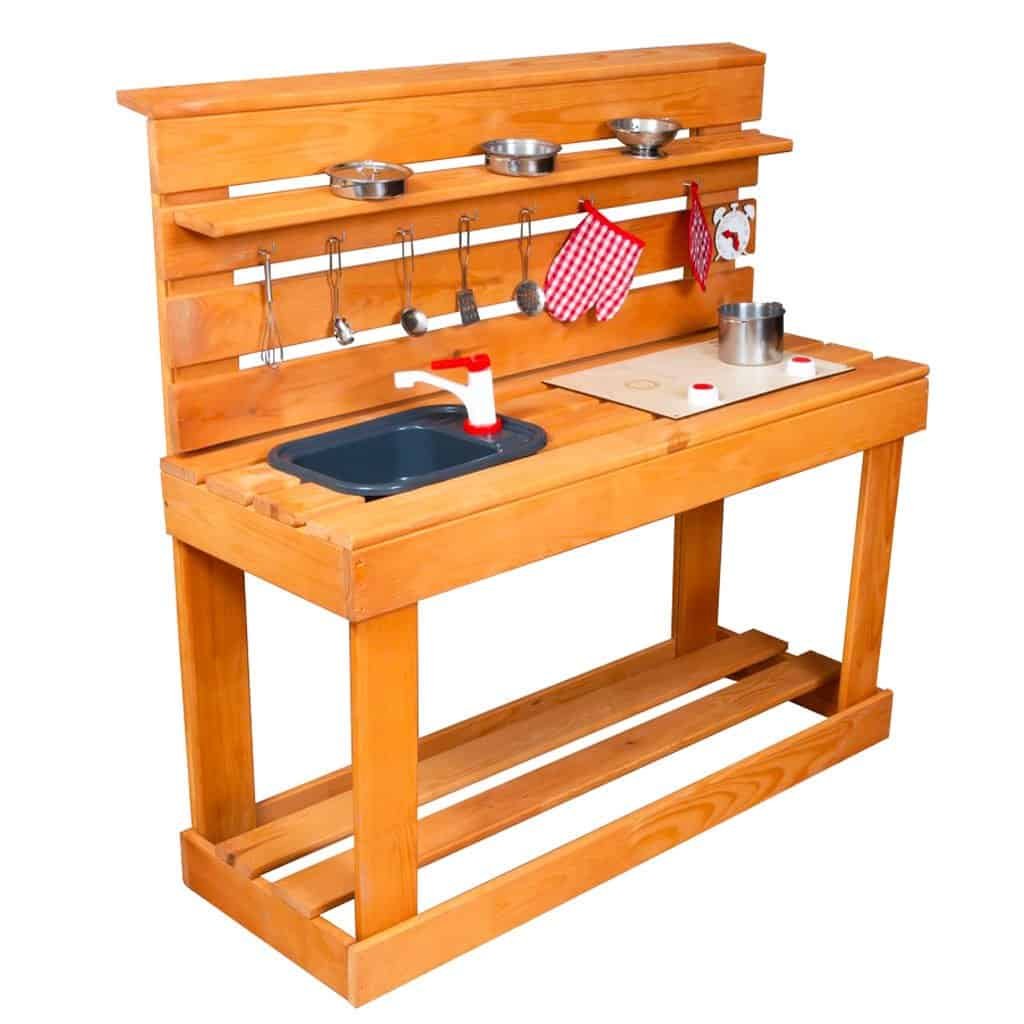 Bucătărie de noroi în curte cu accesorii din lemn - Bucătărie din lemn cu noroi - jucăria ideală pentru copii pentru curtea din spate. Oferă o distracție excelentă în timpul căreia copiii care se joacă cu nisip și apă vor putea să se joace de-a bucătarii. Include numeroase accesorii de bucătărie. Dimensiuni: 98 cm x 100 cm x 40 cm.