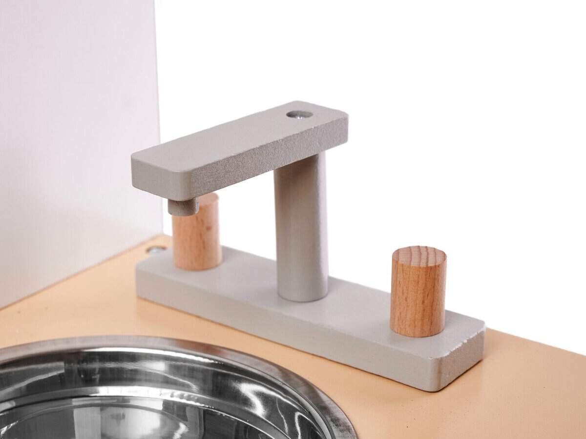 Table de joacă pentru copii, realizată din lemn și detalii colorate, ideală pentru camera de joacă.