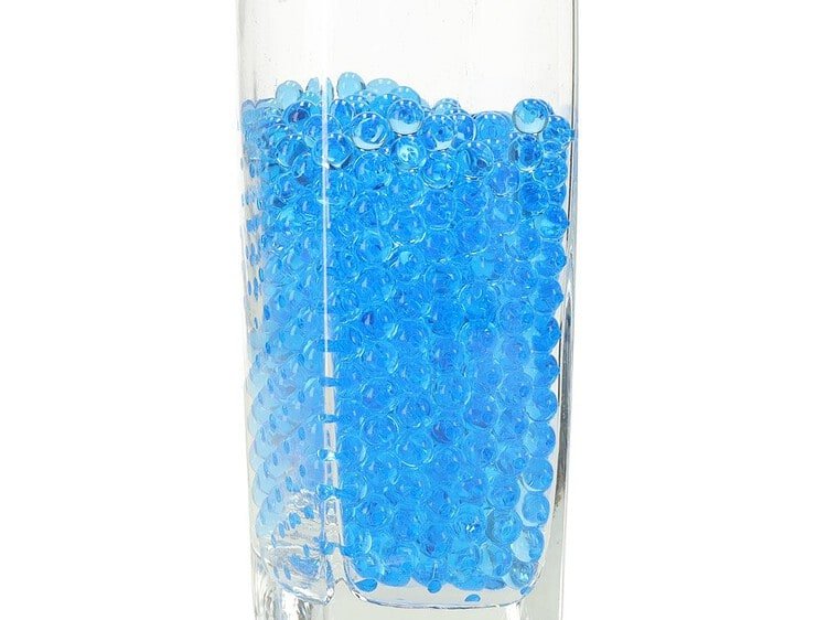 Bile albastru din plastic pentru umpluturi de jucării și proiecte creative.