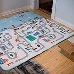 care îmbunătățește confortul copilului atunci când se joacă pe podea. Este ușor de curățat. Dimensiuni: 1.8m x 2m
