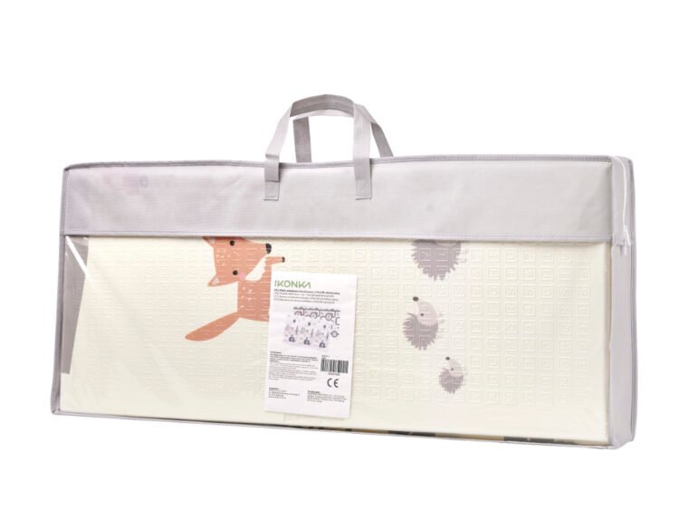 Pat, mușama pentru patut jucării, cu design animal și pădure, pentru cameră de joacă sigură și distractivă.