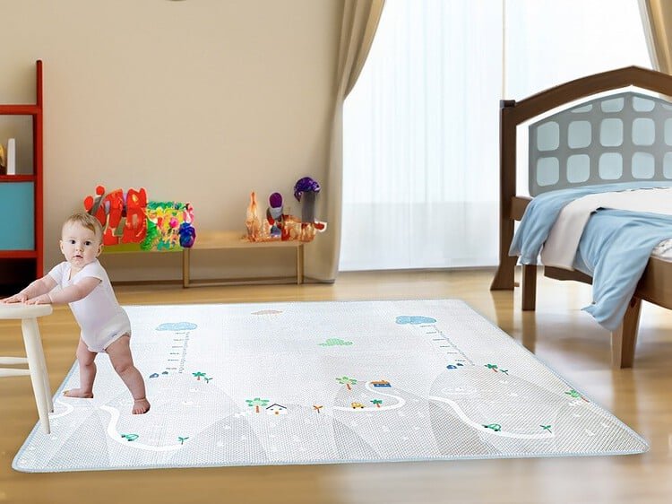 1. Covoraș de joacă pentru copii, ideal pentru camera lor de joacă.