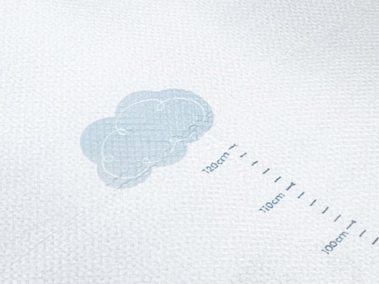 Cântar pentru copii, autoadeziv, cu tematică nor, pentru joc și dezvoltare copilasi.