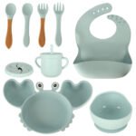 Tacâmuri de silicon pentru copii crab set de 9 bucăți albastru - Set de vase din silicon pentru bebeluși - bolul și farfuria au ventuze. Setul include și o bavetă