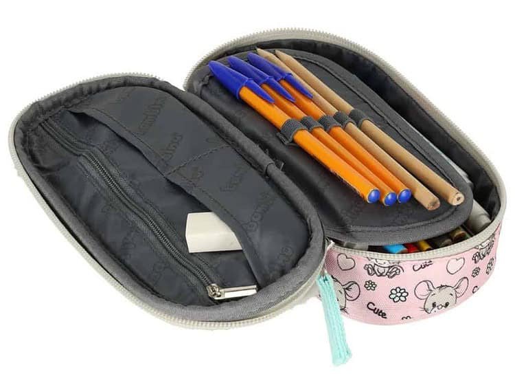 Penale pentru copii, creioane colorate si carioci in geanta de joaca.