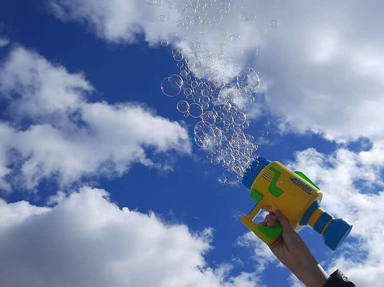 Jucarie baloane de sapun pentru copii, distractie in aer liber, jucarie pentru joaca si relaxare.