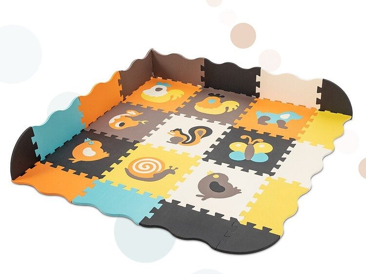 Joc puzzle mozaic din spumă pentru copii cu desene animale și culori vibrante.