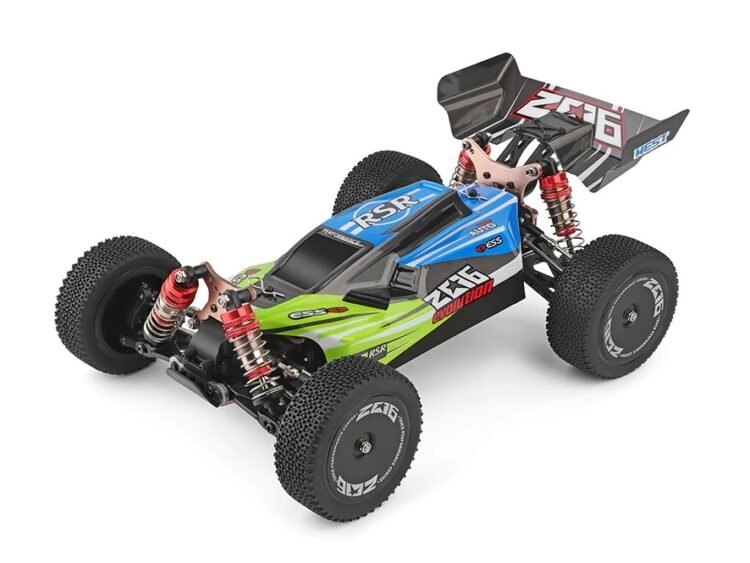 cu tracțiune pe 4 roți. Acesta poate atinge viteze de până la 60 km/h. Datorită amortizoarelor metalice