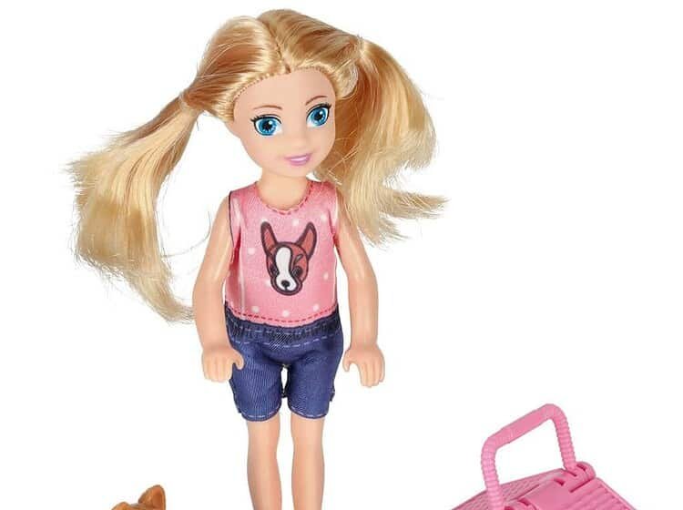 Figurina cu păpușă și accesoriu pentru joacă în aer liber, perfect pentru fetițe.