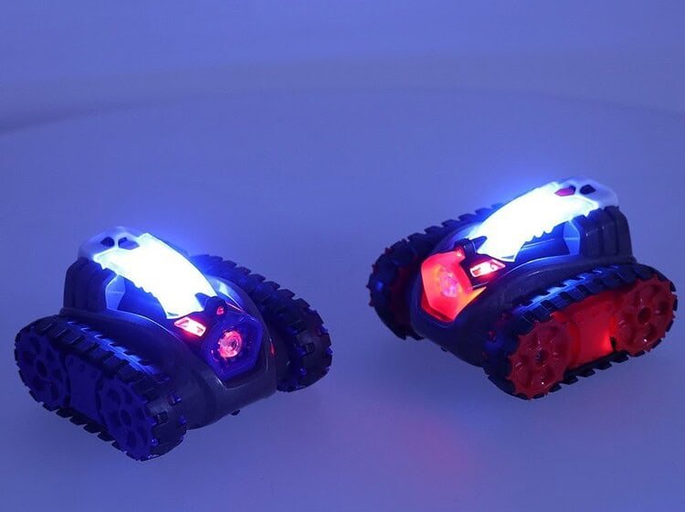 Jucării robotice pentru copii cu lumini LED și șenile flexibile, distractive și educative pentru cei mici.