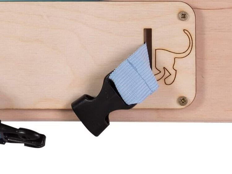 1. Tavă de jucării cu suport pentru accesorii, din lemn natural, tematică animale.