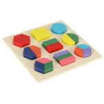 Jucărie educațională din lemn pentru a se potrivi cu formele 18el - Un puzzle colorat realizat în întregime din lemn. Distracția constă în a potrivi blocurile cu găurile corecte. Setul include:18 blocuri colorate în diferite forme și o bază. Dimensiuni: 15 cm x 15 cm x 1 cm
