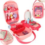 Set de cosmetice cu accesorii în valiză masă de toaletă 37el. + tabel - Set cosmetic fantastic cu accesorii. Acesta dispune de instrumentele necesare pentru a deveni coafor sau cosmetician profesionist. Ambalat într-o husă practică care poate fi luată oriunde. Jocul va stimula imaginația. Dimensiunile valizei: 32x19x12cm.