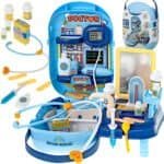 Set de doctor cu accesorii într-o trusă de 34 de piese. + tabel - Set fantastic de doctor cu accesorii. Acesta are instrumentele necesare pentru a se juca de-a doctorul și a trata jucăriile bolnave. Ambalat într-o husă practică care poate fi luată oriunde. Jocul va stimula creativitatea și imaginația. Dimensiunile valizei: 32x19x12cm.