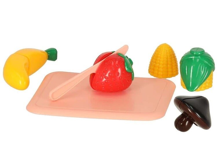 Jucării de plajă și alimente false pentru joc și dezvoltare creativă copilărie.