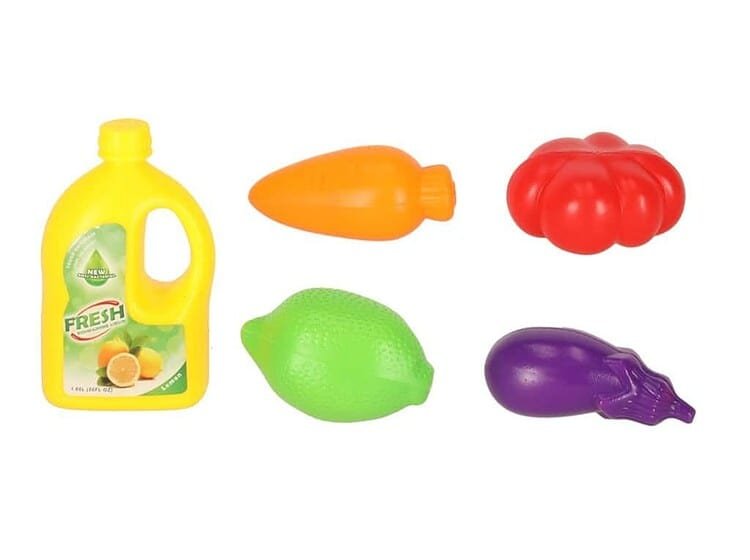 Jucării din plastic pentru joacă și educație, fructe și legume de jucărie pentru copii.