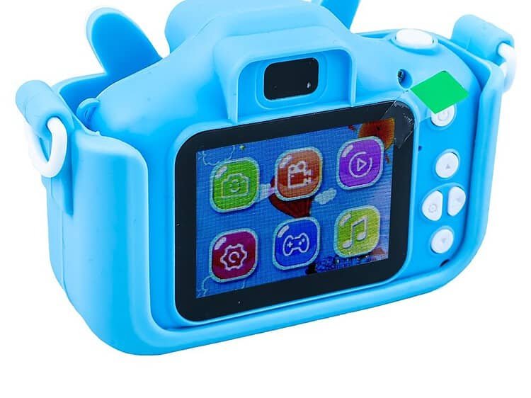 - Specificatii camera: display cu diagonala de 5 cm