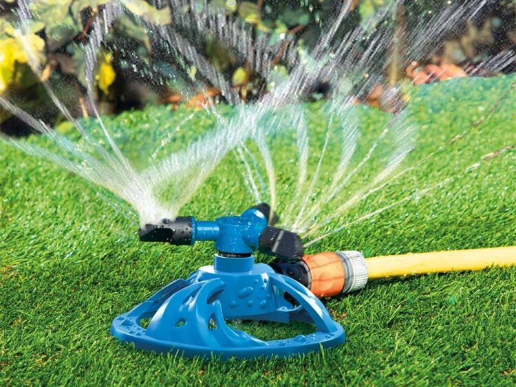 - Dimensiune aspersor: 15x15.3x8.5 cm.