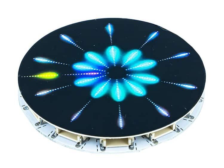 cu leduri RGB 5V