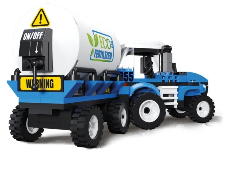 - Kitul este format din piese care se combina intr-un tractor albastru