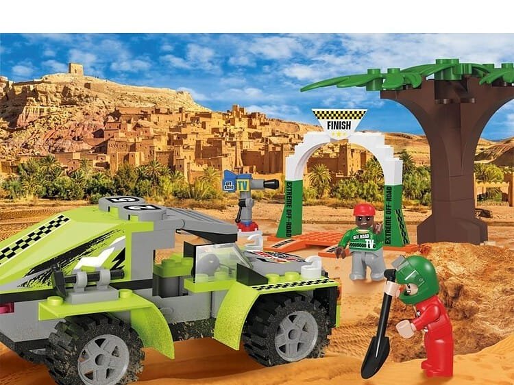 in pachet regasindu-se si 1 coala cu autocolante si instructiuni in imagini pentru montare. Cu ajutorul pieselor se construieste 1 vehicul offroad