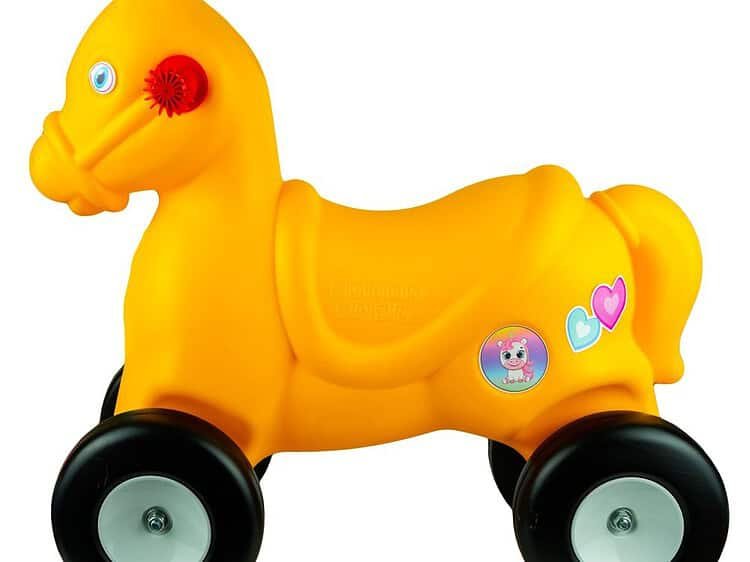 tip ride-on si o platforma pentru balansare pe care se poate fixa catelusul.