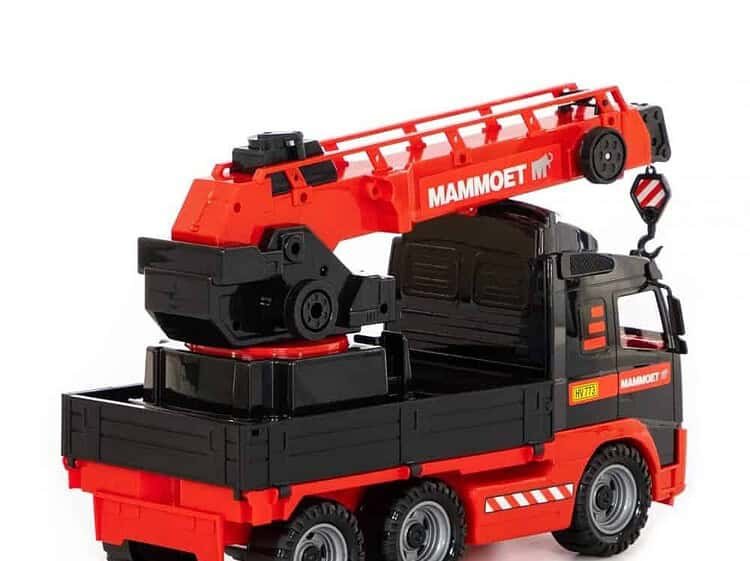 - Obloanele (partile laterale ale camionului) pot fi coborate sau ridicate.