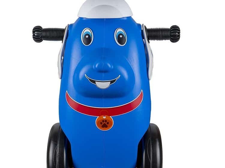 urechi cu decupaje smiley si sapca.