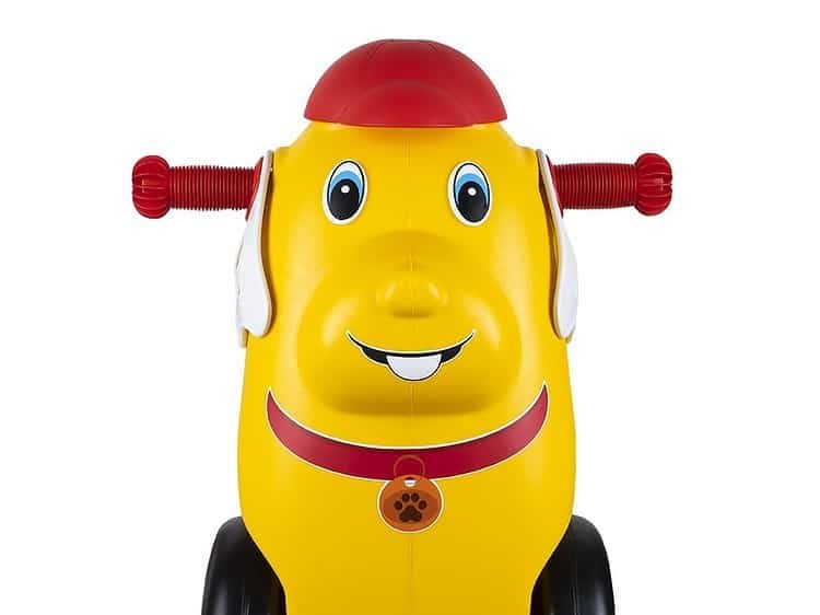 urechi cu decupaje smiley si sapca.