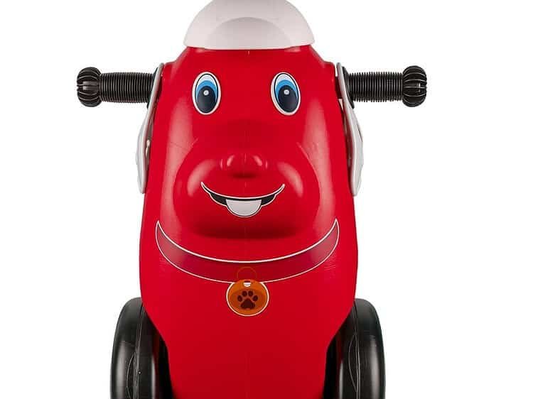 urechi cu decupaje smiley si sapca.