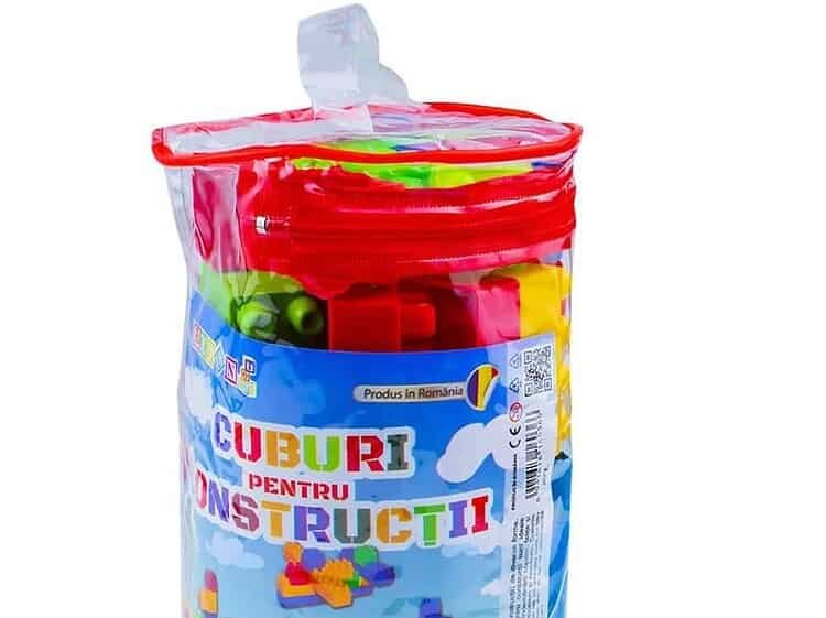1. Jucării pentru construcții din cuburi colorate, sigur pentru copii, educative și distractive.
