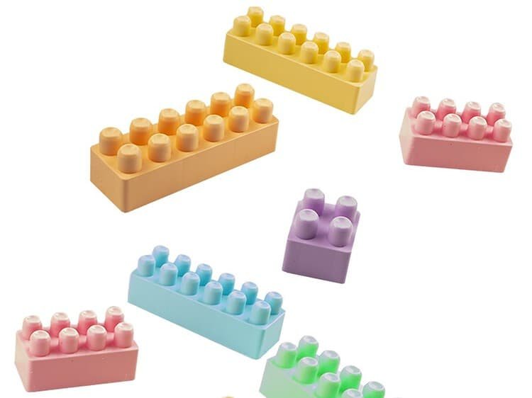 - Cuburile sunt realizate din plastic in urmatoaele culori pastel: roz