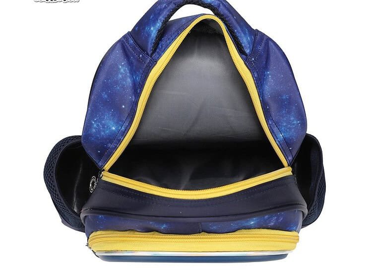 - Ghiozdanul are: compartimentul principal cu buzunar