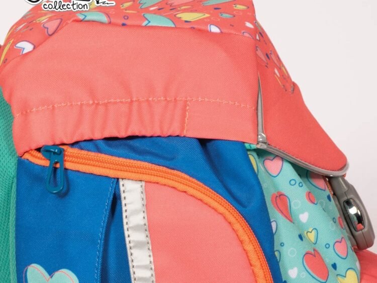 bretele cu sistem integrat de reglare a inaltimii si catarama de fixare transversala