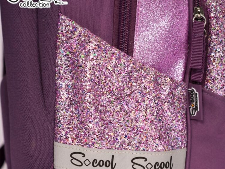 Ghiozdanul are : bretele ajustabile