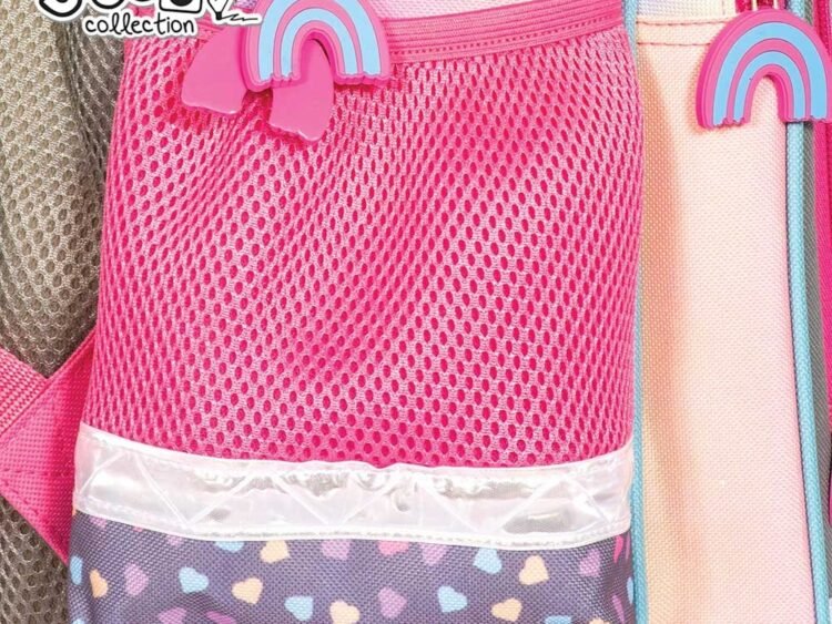 - Ghiozdanul este realizat din poliester rezistent 600D