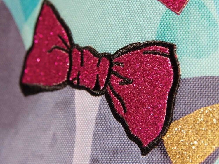 - contine 3 compartimente