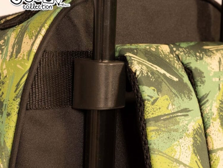 1 buzunar frontal si 2 buzunare laterale