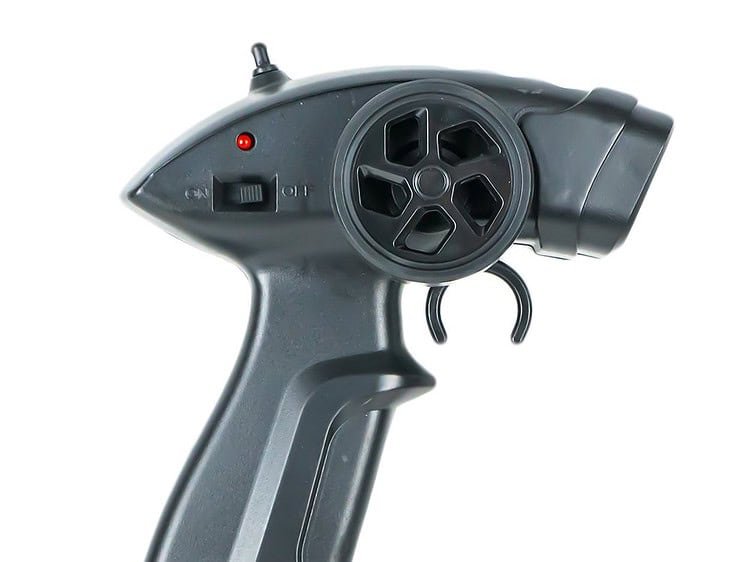 - Suspensii pentru socuri foarte rezistente si pentru condus Off-Road