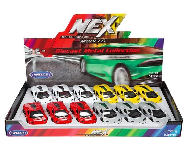 cu unele piese din plastic.